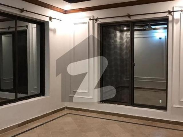 Full Styles House Available For E 11