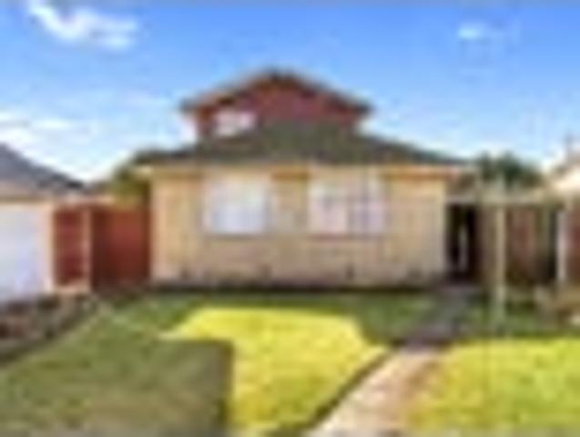 Full Sized Family Living, Freehold Title
