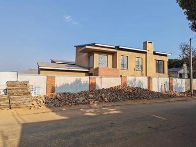 full title 4 bedroom newly built hou.