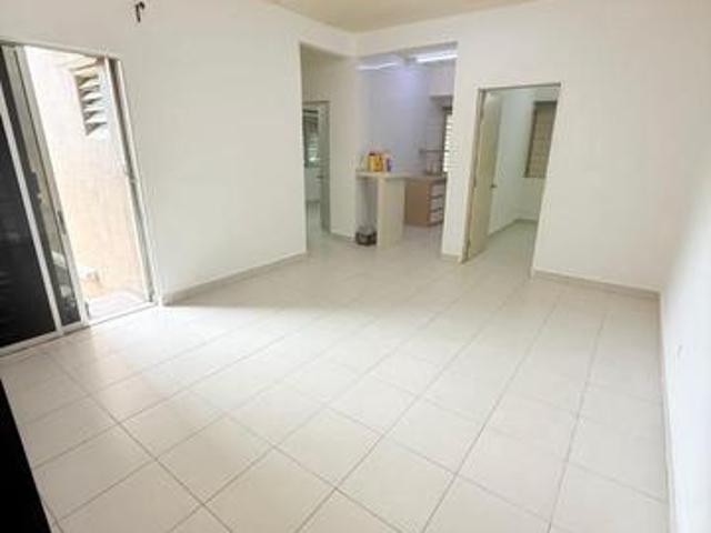 FULLLOANAkasia Apartment Bandar Botanic Grd Flr Tenanted High Rental