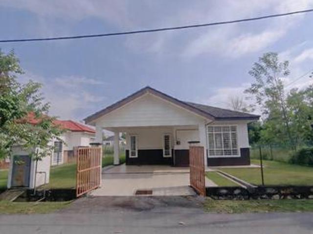 FULLY TILESBungalow Mahkota Hills Bandar Tasik Senangin Lenggeng