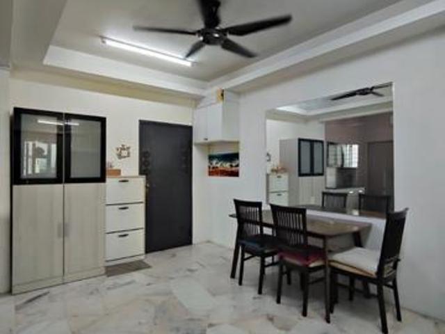 Fully extend fully furnished Pen House Duplex for rent Bukit Serdang