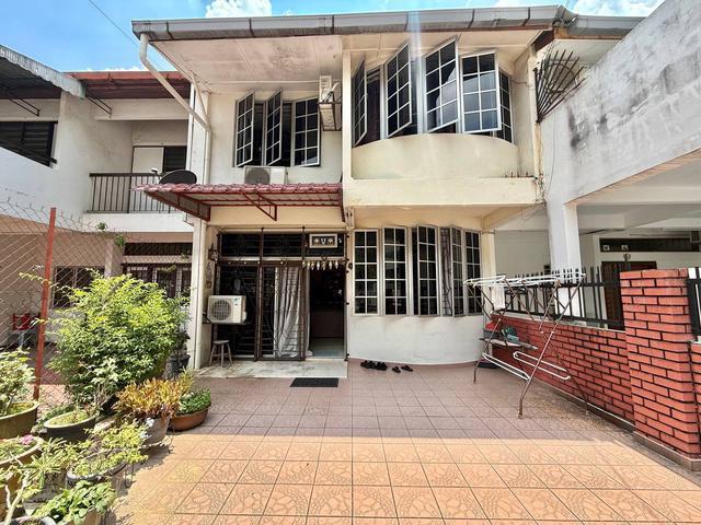 FULLY EXTEND LIMITED UNIT Double Storey Terrace Taman Seputeh KL