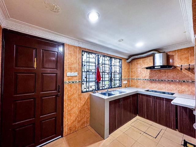 Fully Extend Single Storey Terrace Jalan Indah Puchong Perdana