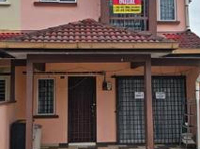 Fully extended 2 Storey Terrace House Lestari Putra Seri Kembangan