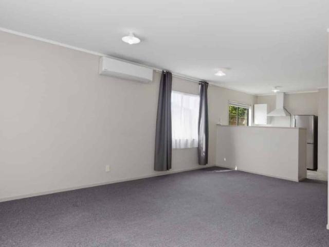 Fully Fenced 3 Bedroom Family Home