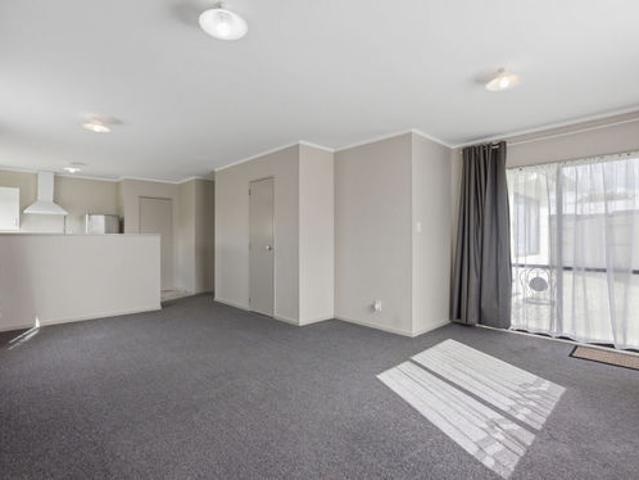 Fully Fenced 3 Bedroom Family Home $670 /week