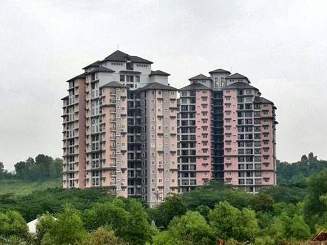 FULLY FITTED Saujana Aster Condo Presint 11 Putrajaya