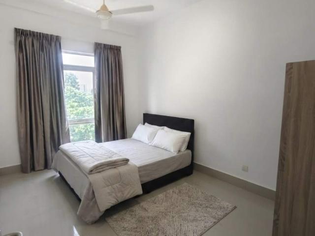 Fully Furnish Medium/Single room for rent at Mutiara Ville Cyberjaya near MMU LKW UOC Restaurant IOI Mall Dpulze