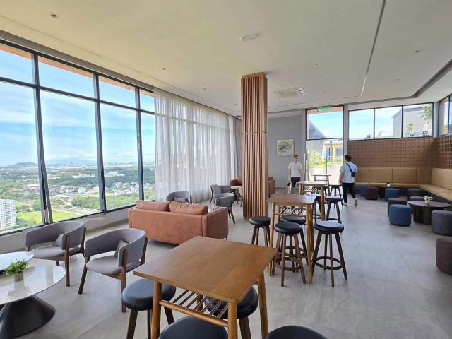 Fully Furnish Middle Room include utilities, cleaning services, wifi Could 2 pax