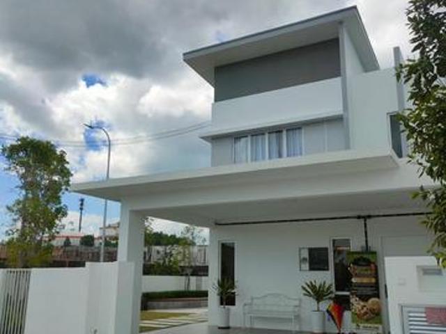 Fully Furnish or Rm50K Cash Back 28x75 4R4B 2 Storey House Nilai