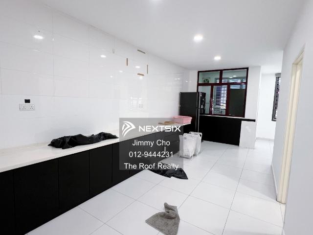 Fully furnish unit with nice lake view, available on Aug 2026