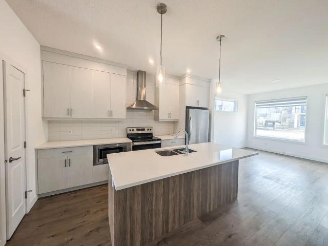 3 BR Duplex I Internet Included I Spacious Balcony I Pond View