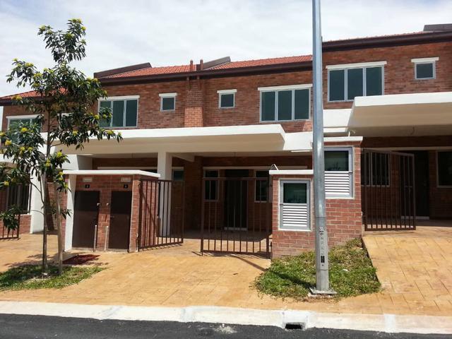 Fully furnished 3 rooms 2 storey landed house nr sg long utar mrt
