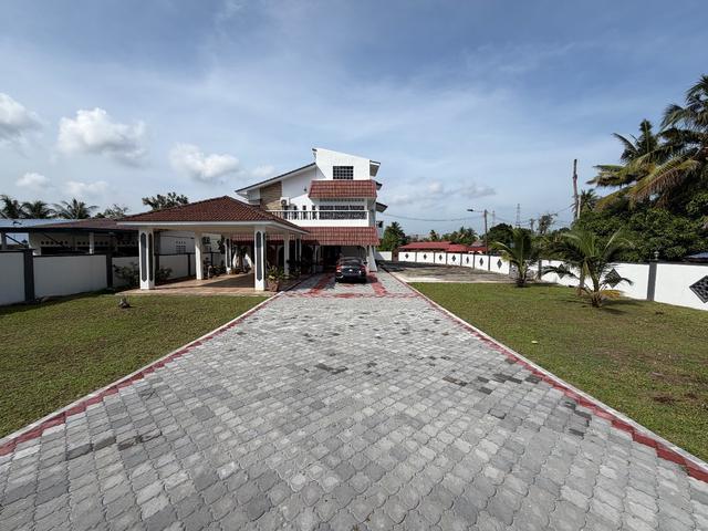 FULLY FURNISHED 3Storey Bungalow Ampangan UTC Seremban