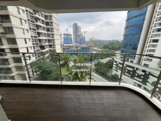 Fully furnished 1 car park Walking distance to Pavilion Mall