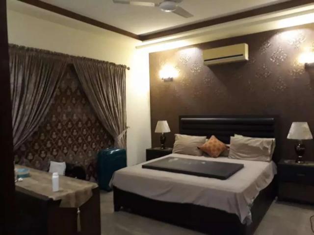 Fully furnished 1 kanal house available in phase 5 Lahore DHA Phase 5 ID 38564
