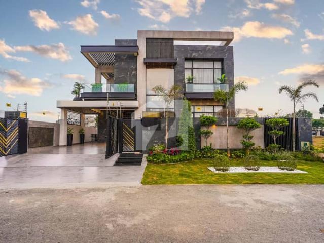 Fully Furnished 1 Kanal Luxury House For Sale In DHA Phase 7 Elegant Design & Ideal Location