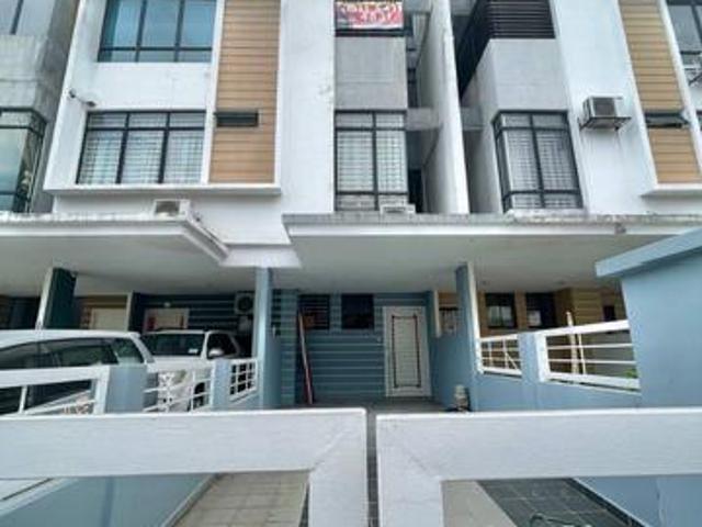 Fully Furnished 25 Storey Townhouse Upper Unit Lake View Townvilla