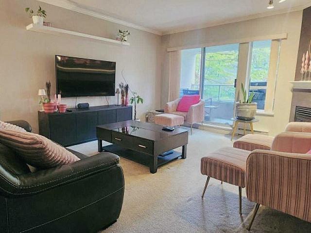 Fully Furnished 2 Bed 1.5 Bath Condo