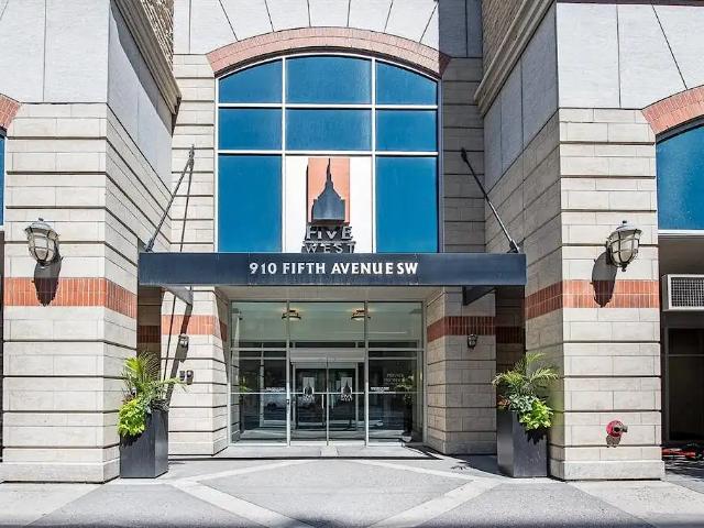 Fully Furnished 2 bed, 2 bath corner suite includes all utilities and internet!