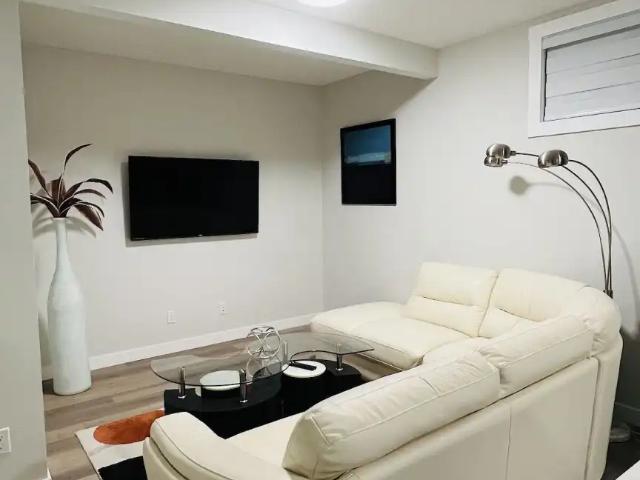 Fully Furnished 2 Bedroom Legal Suite