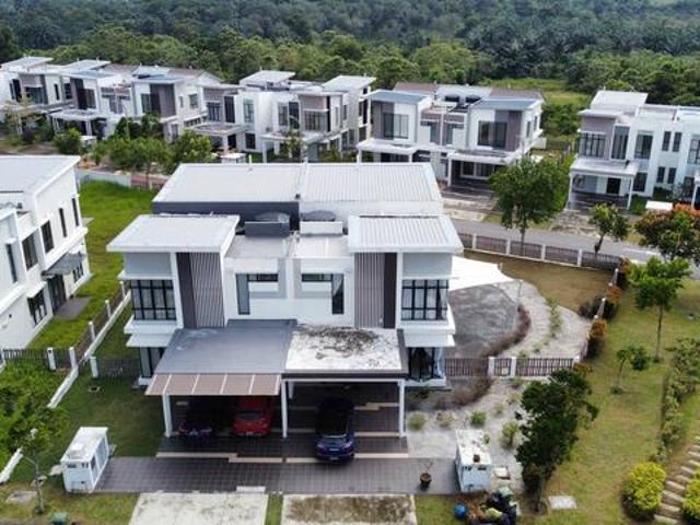 fully furnished 2sty corner semi d house Setia Ecohill Semenyih