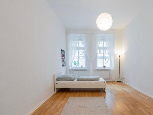 Fully Furnished 4 Room Apartment 102 sqm Prenzlauer Berg Alexander Platz in Quiet Courtyard Location – Prenzlauer Berg