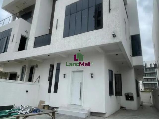 Fully Furnished 5 Bedroom Semi Detached Duplex With BQ at Ikate, Lekki
