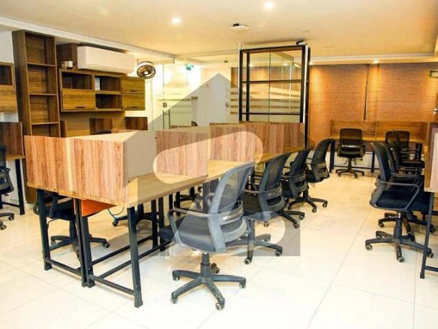 Fully Furnished 800sqft Office Available For Rent