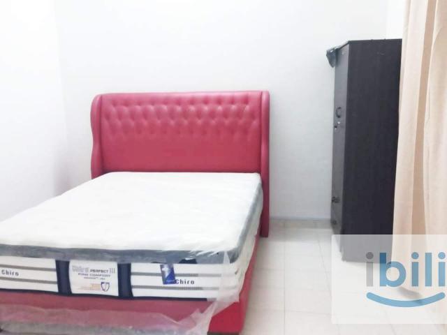 Fully furnished come aircond and water heater