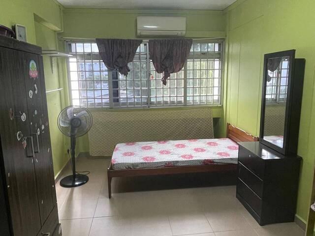 Fully furnished common room with separate bath for rent