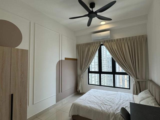 Fully Furnished Cosy Middle Room at Bukit Jalil