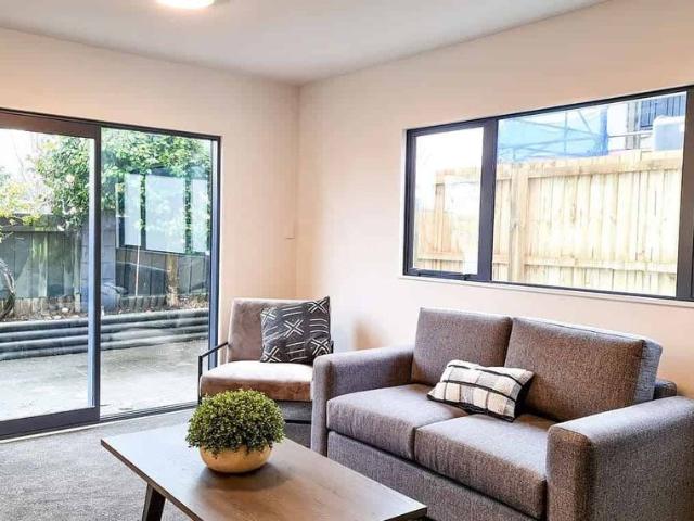 Fully Furnished City Townhouse with Secure Garage