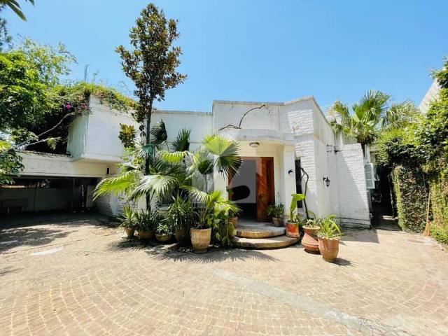 Fully Furnished Antique House In F 7