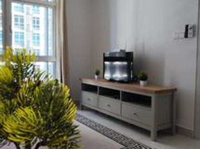 Fully Furnished and Facing Pool WiFi Included Mirai Residences Kajang