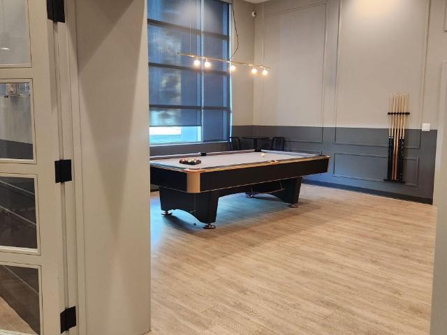 Fully Furnished, All Inclusive 1 Bedroom + Den Condo – Downtown Calgary