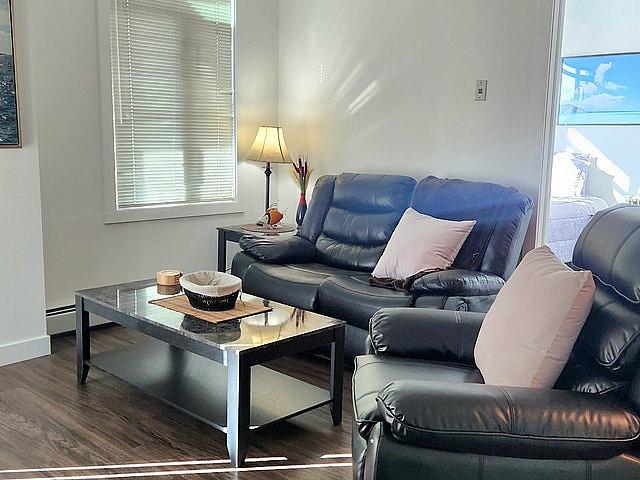 Fully Furnished, All inclusive 1 Bedroom + Den Condo – Downtown