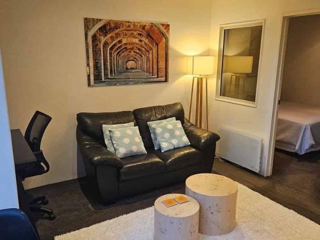 Fully furnished apartment in premium Parnell
