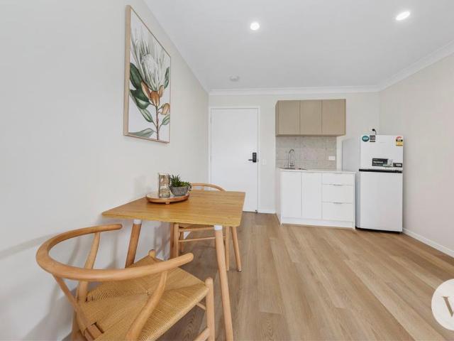 Fully Furnished Apartments in Mt Gravatt Sole occupancy only