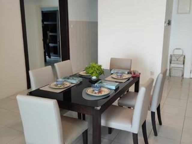 Fully furnished Bayswater condo near lotus