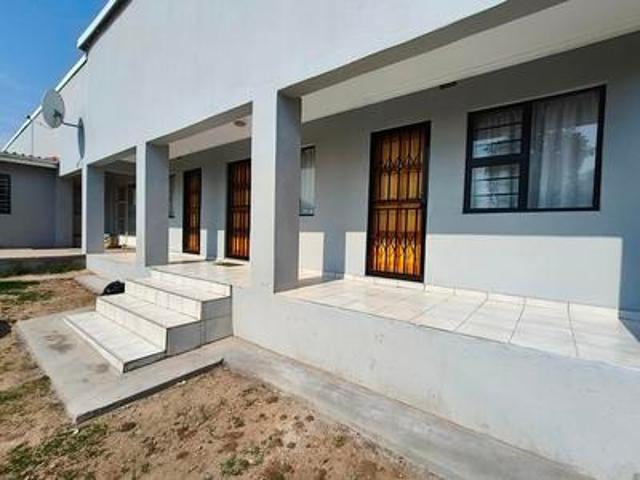 fully furnished bachelor flat to let.