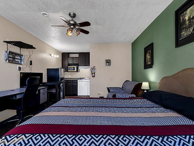 Fully Furnished Bachelor Suites