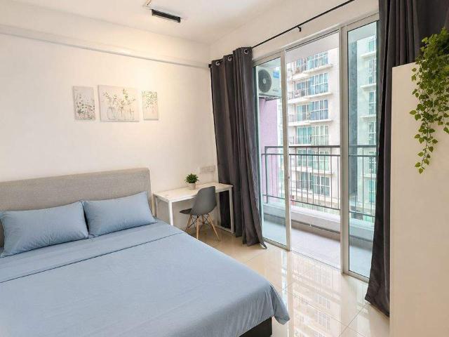 Fully Furnished Balcony Room Near LRT – Utilities Included
