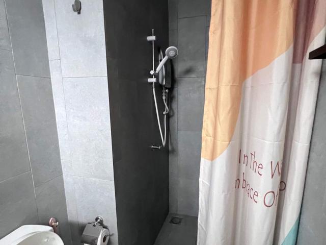 Fully furnished bedroom for rent male only