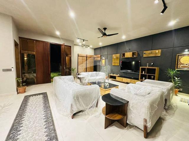 Fully Furnished BLVD 1 Kanal Single Unit Designer House For Sale