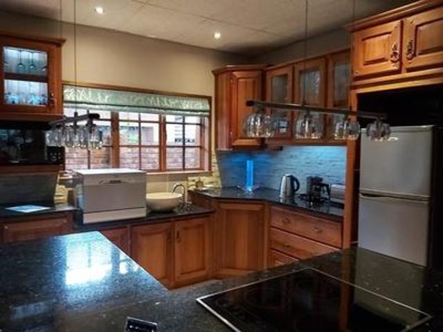 fully furnished garden cottage for r.
