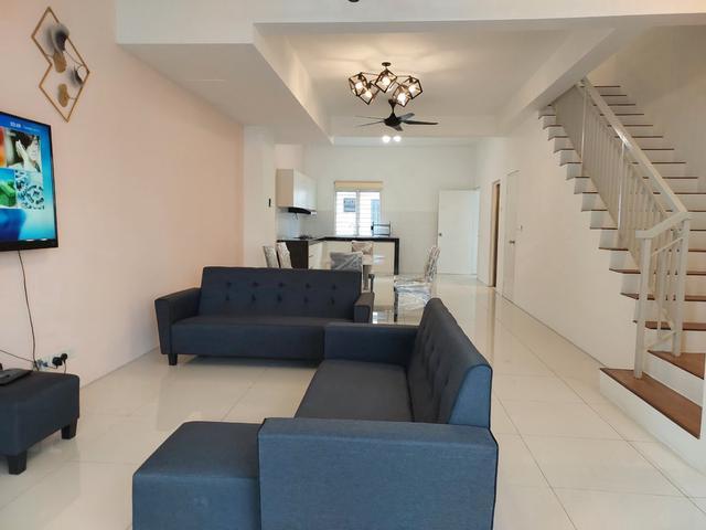 Fully Furnished Double Storey Terrace Casa Green Cybersouth