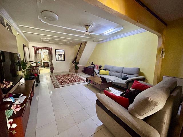 FULLY FURNISHED Double Storey PJS 4 Taman Medan