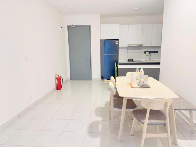 FULLY FURNISHED E Island Lake Haven Residence Puchong